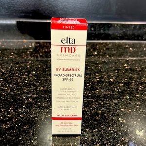 Elta MD sunscreen 44 Tinted